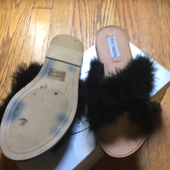 New in Box Steve Madden Slides - Picture 2 of 6